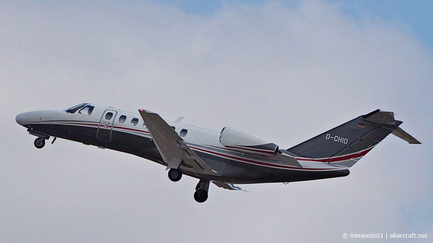 D-CHIO · Cessna 525B CitationJet 3 · (FAO / LPFR)