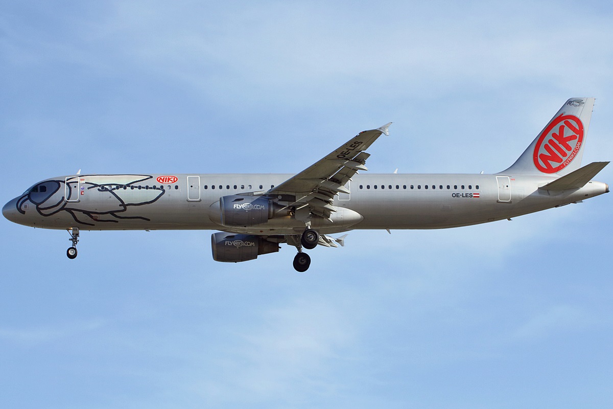 OE-LES (3504) 2008 Airbus A321-211