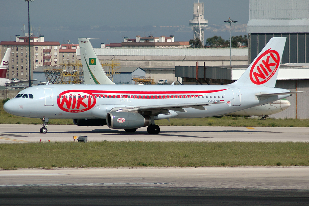 OE-LOF · Airbus A320-232 · (LIS / LPPT)