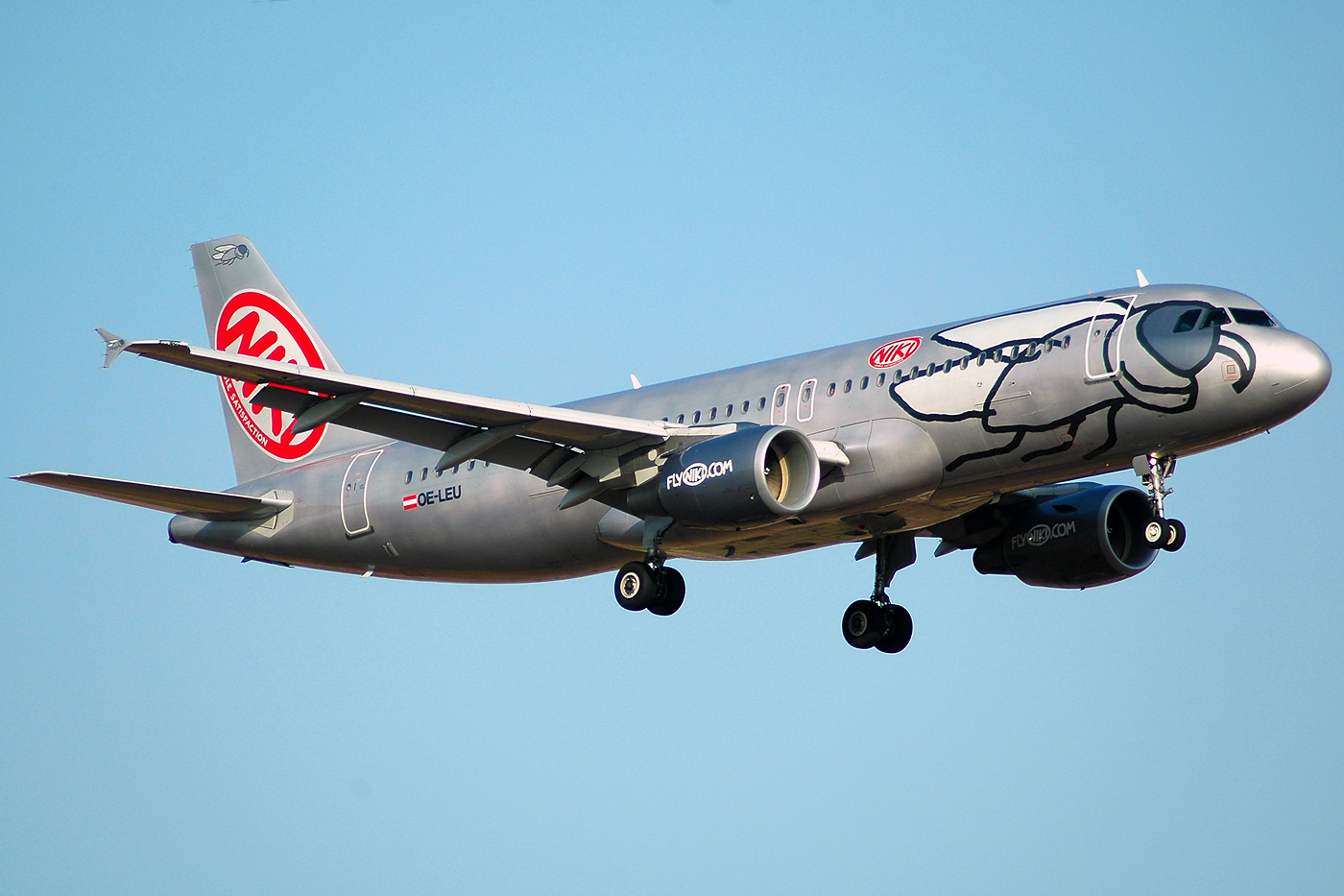 OE-LEU · Airbus A320-214 · (PMI / LEPA / LESJ)