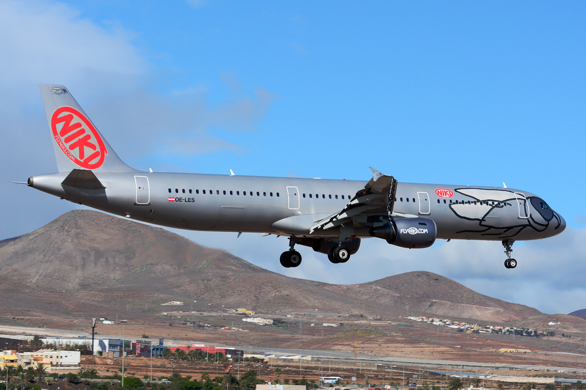 OE-LES (3504) 2008 Airbus A321-211
