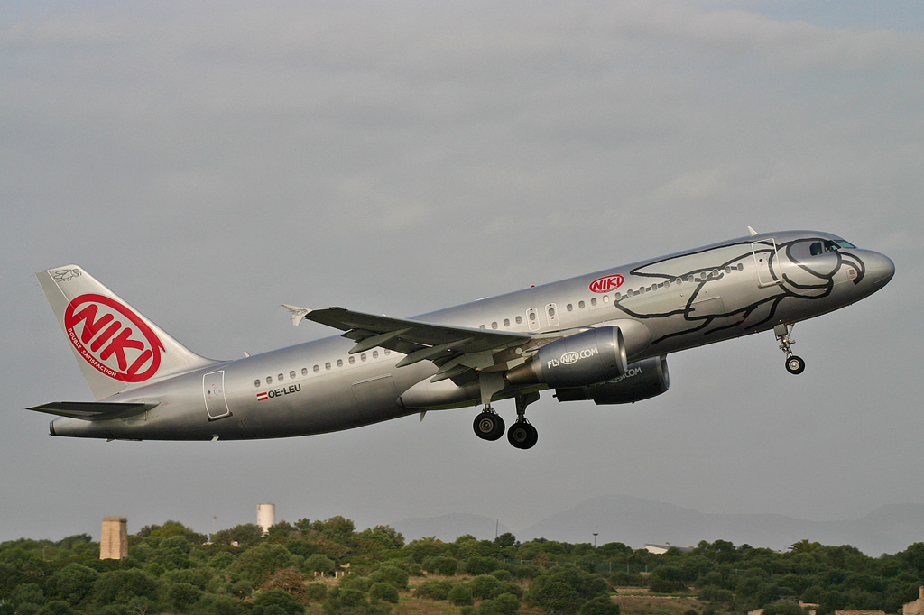 OE-LEU · Airbus A320-214 · (PMI / LEPA / LESJ)