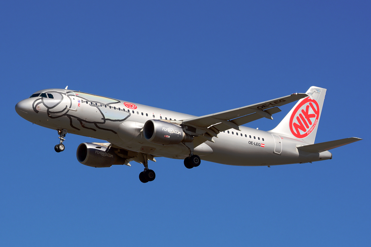 OE-LEG (4581) 2011 Airbus A320-214