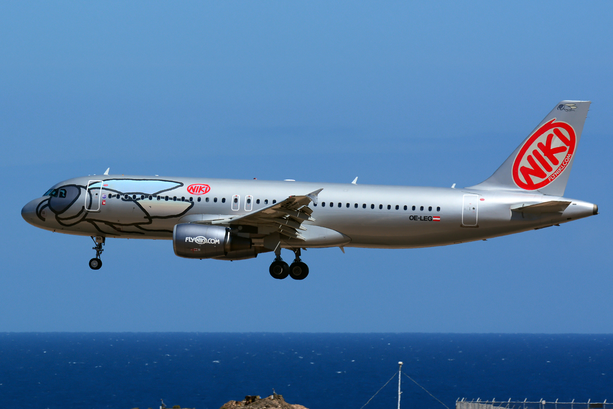 OE-LEG (4581) 2011 Airbus A320-214
