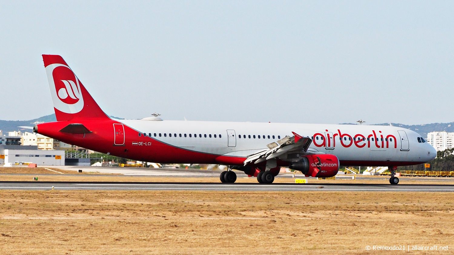 OE-LCI (5038) 2012 Airbus A321-211