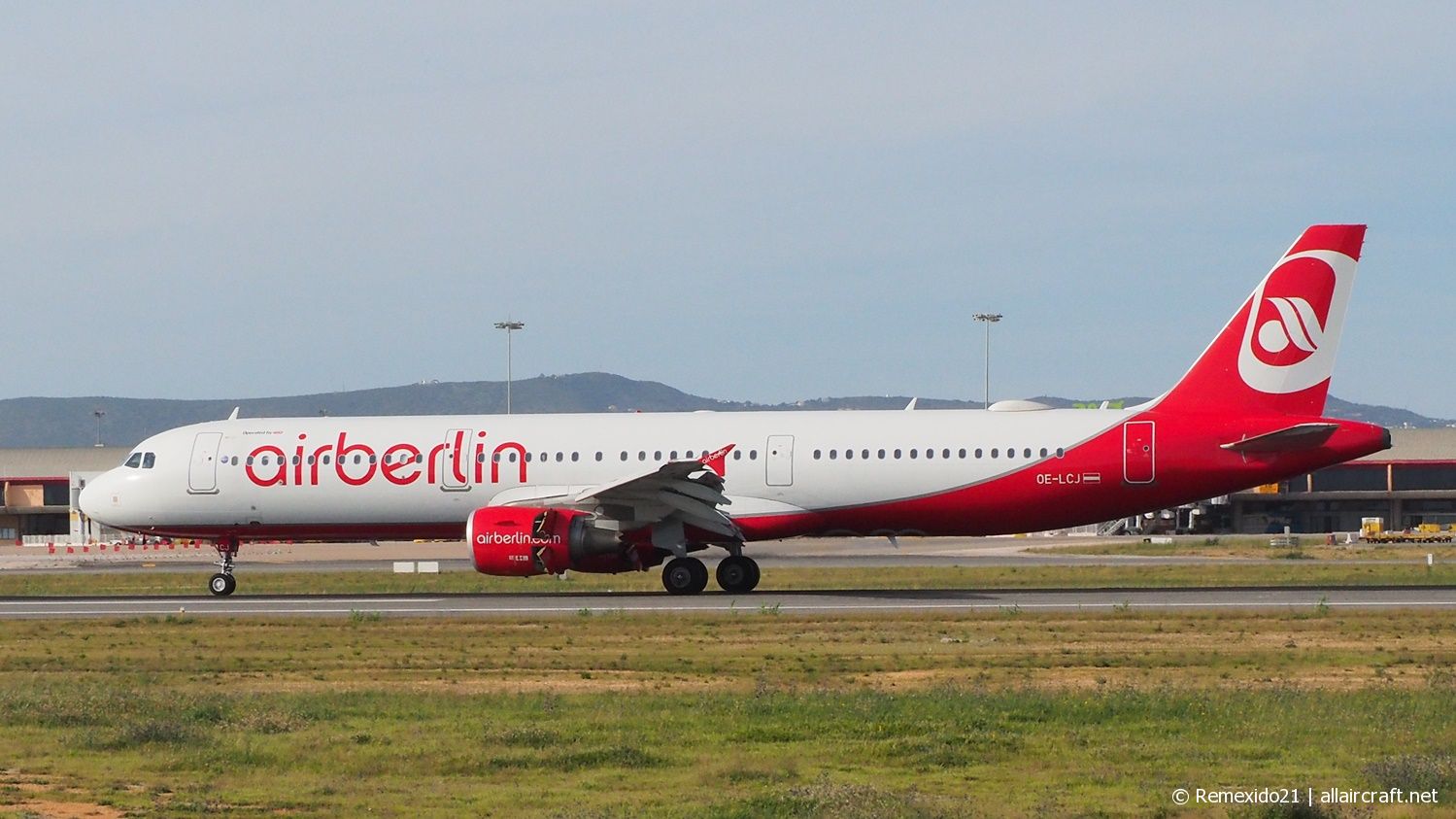 OE-LCJ (5126) 2012 Airbus A321-211
