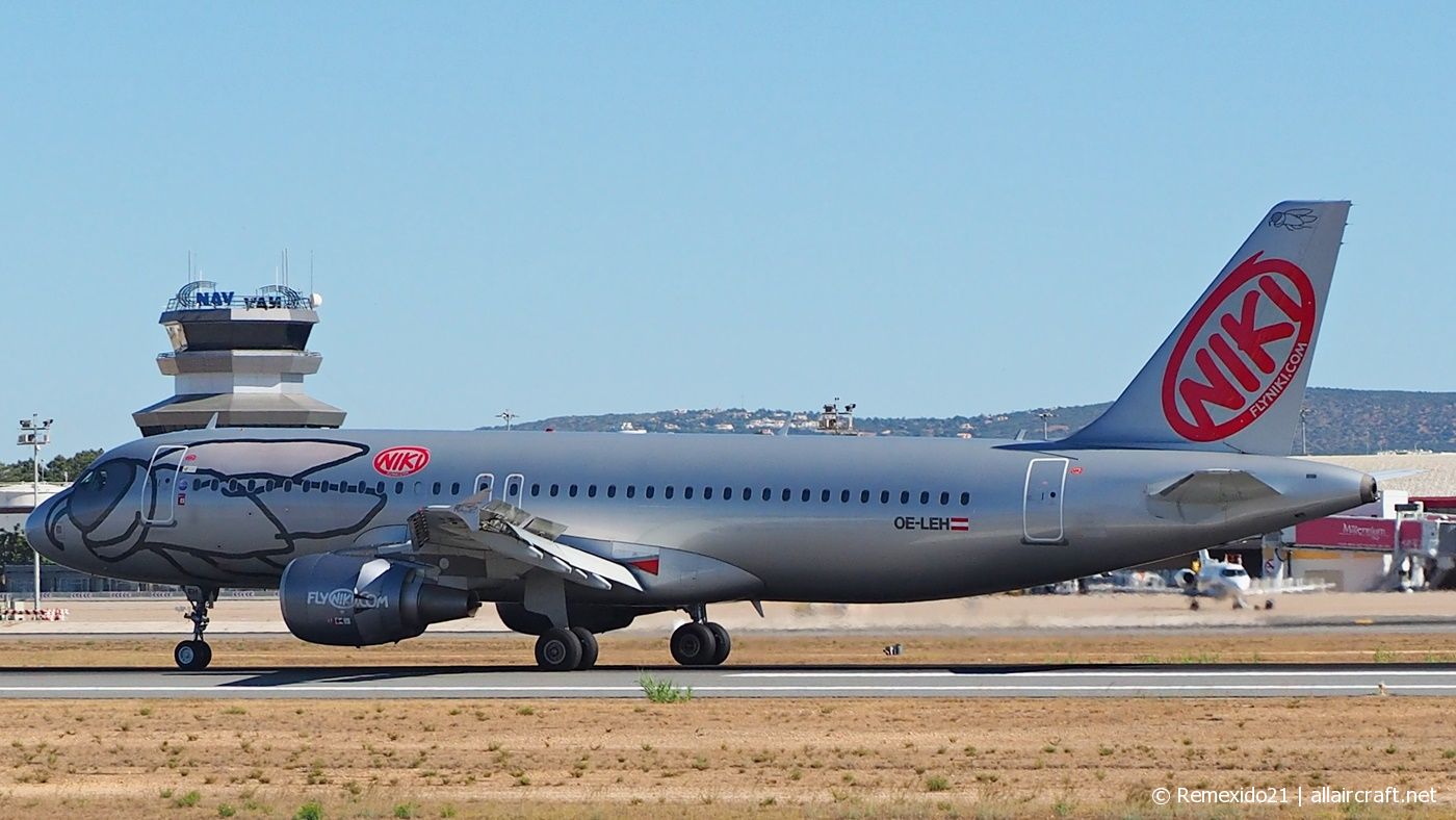 OE-LEH · Airbus A320-214 · (FAO /LPFR)