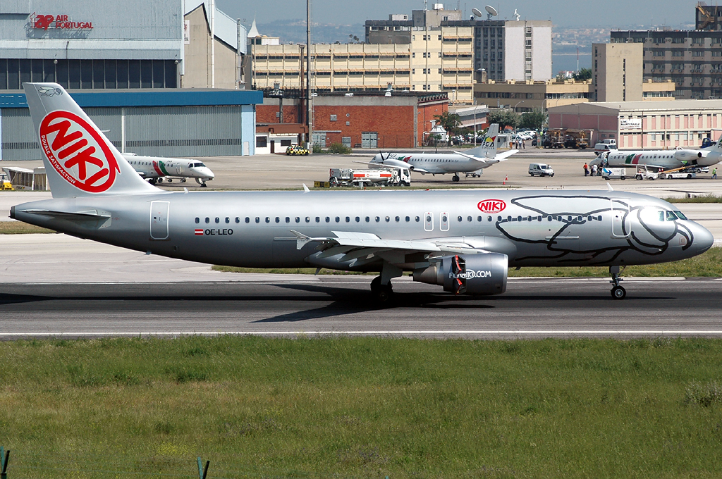 OE-LEO · Airbus A320-214 · (LIS / LPPT)