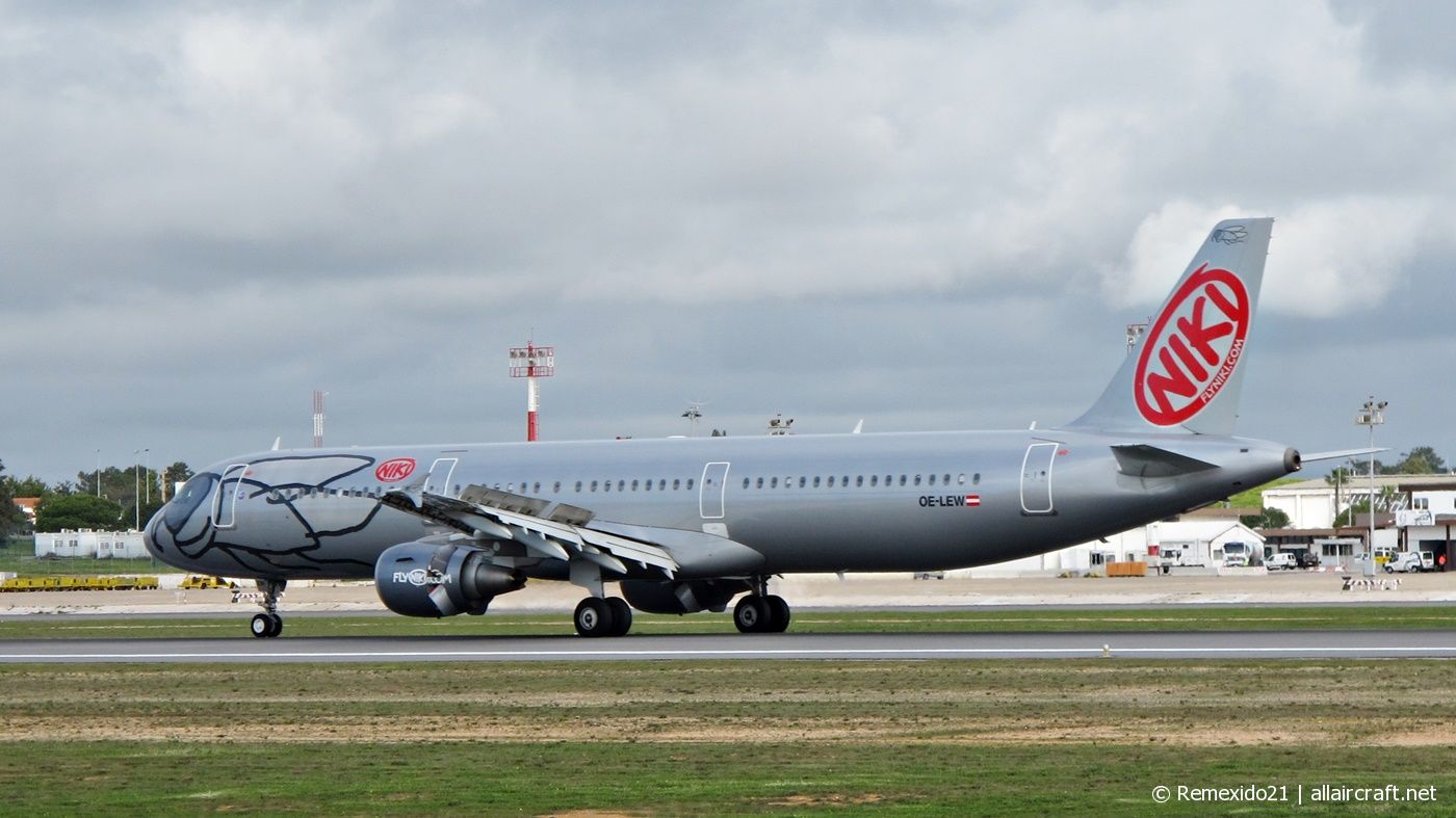 OE-LEW · Airbus A321-211 · (FAO / LPFR)