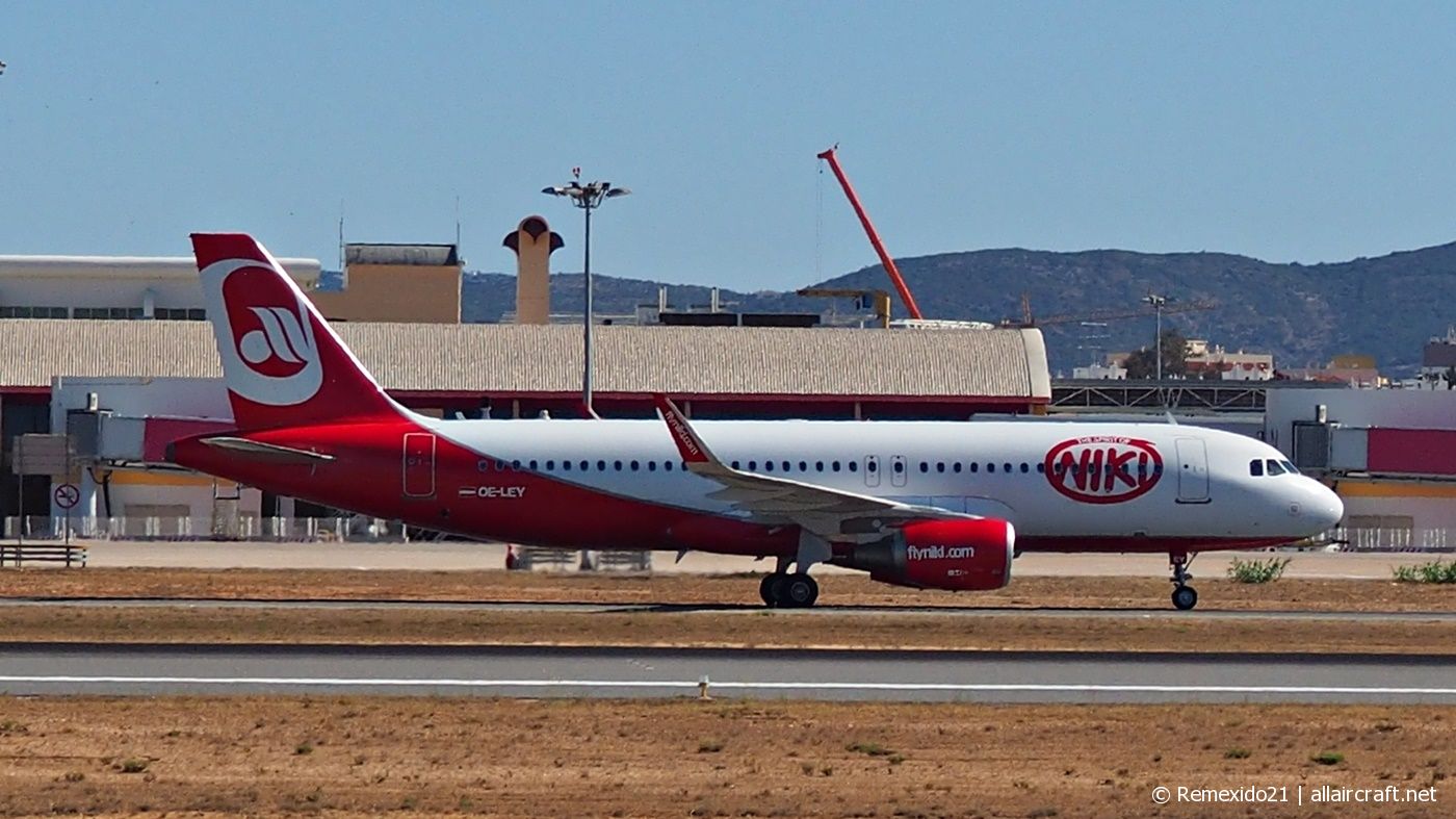 OE-LEY · Airbus A320-214(WL) · (FAO / LPFR)