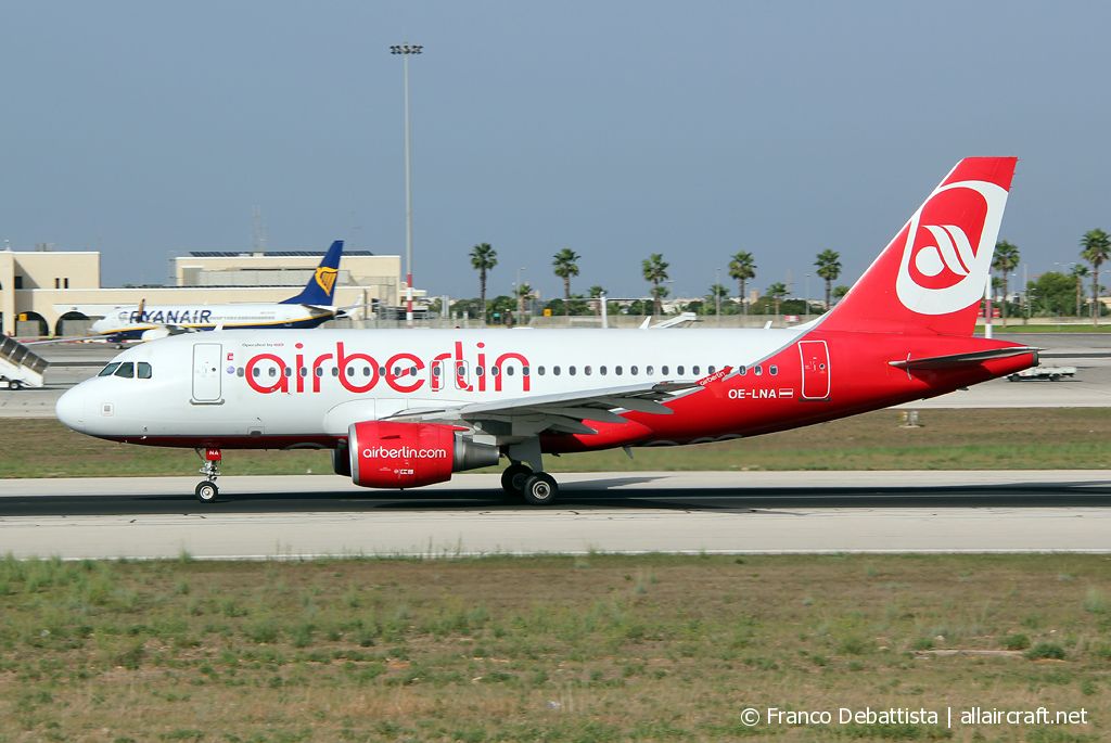 OE-LNA (3661) 2008 Airbus A319-112