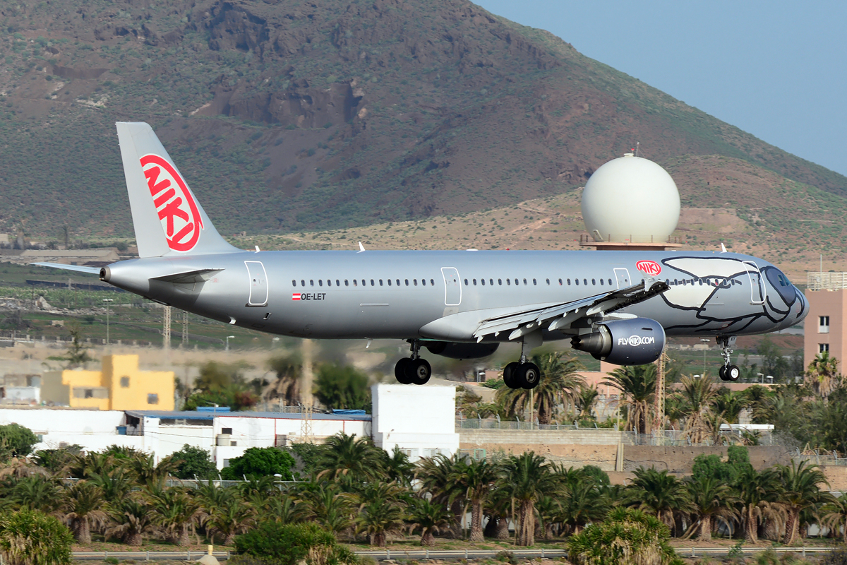 OE-LET · Airbus A321-211 · (LPA / GCLP)
