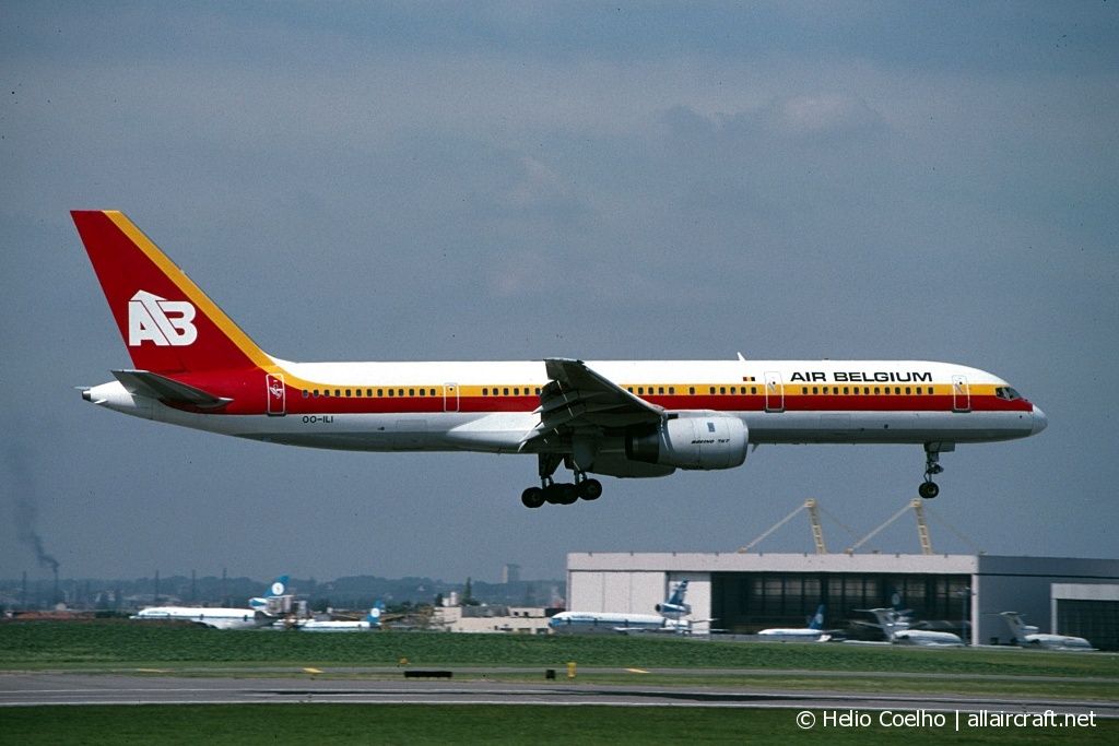 OO-ILI (24528) 1989 Boeing 757-23A