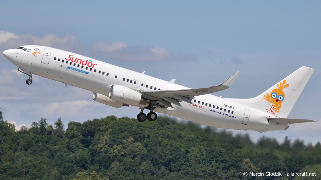 OM-JEX (29932) 2001 Boeing 737-8AS(WL)