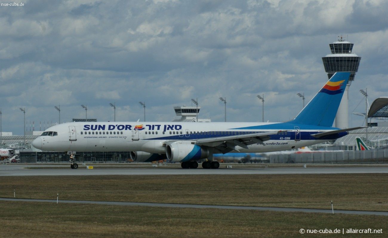 4X-EBM (cn 23918) Boeing 757-258