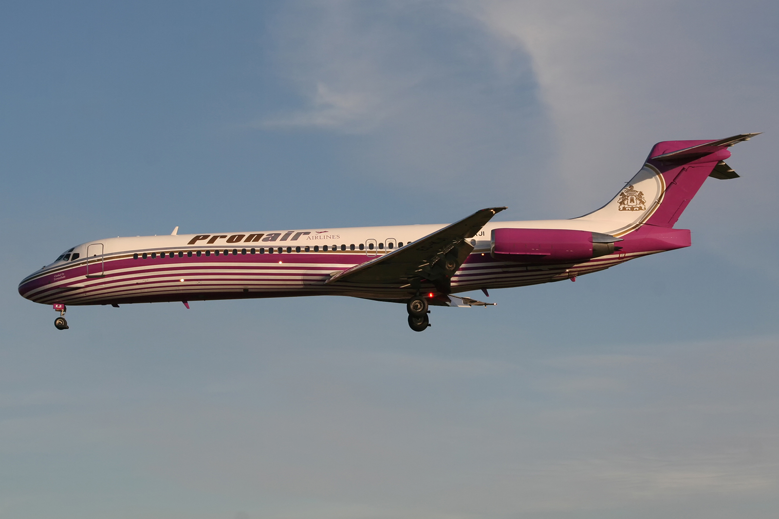 EC-KJI · McDonnell Douglas MD-87 · (LIS / LPPT)