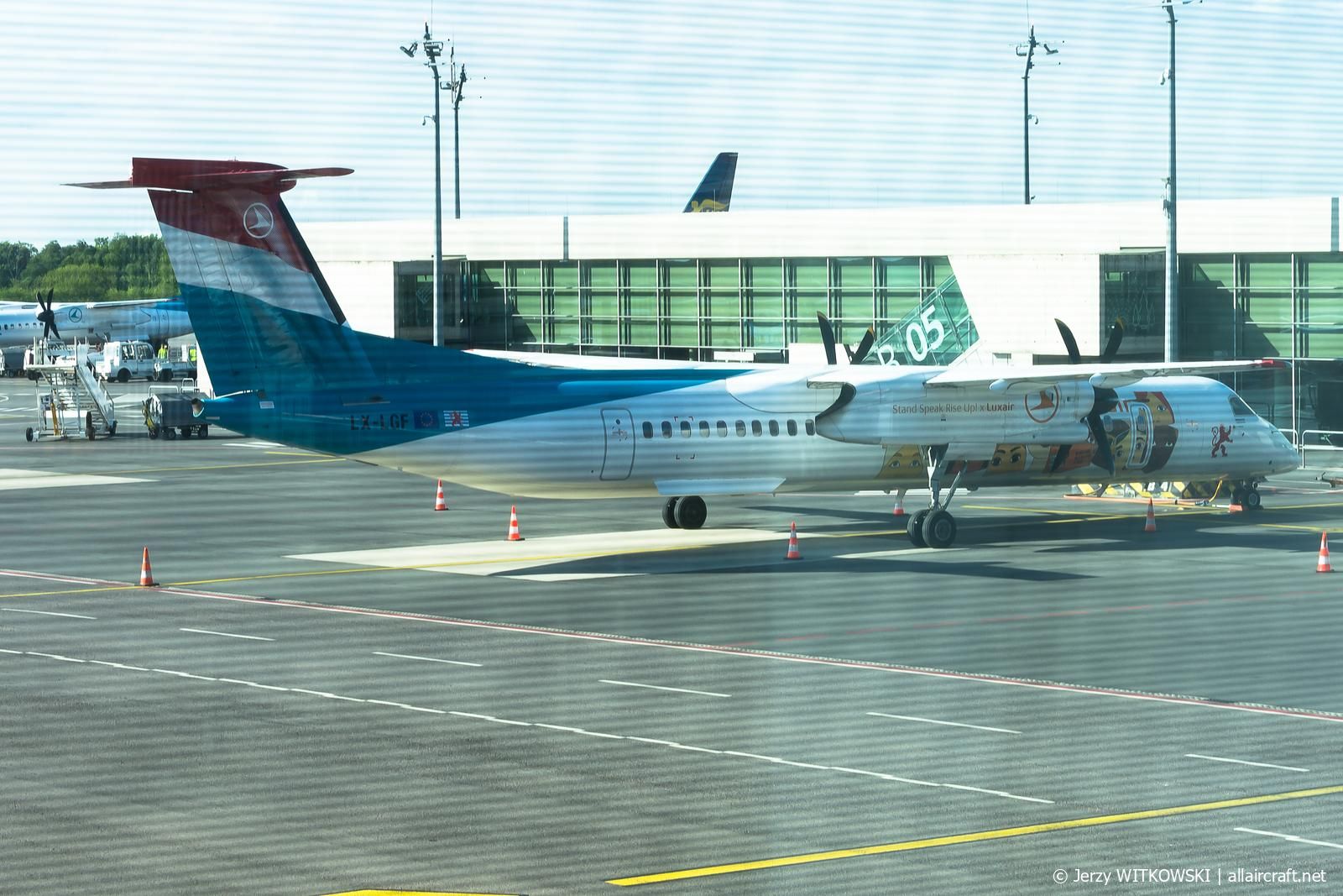 LX-LGF (4349) 2010 Bombardier Dash 8-Q402