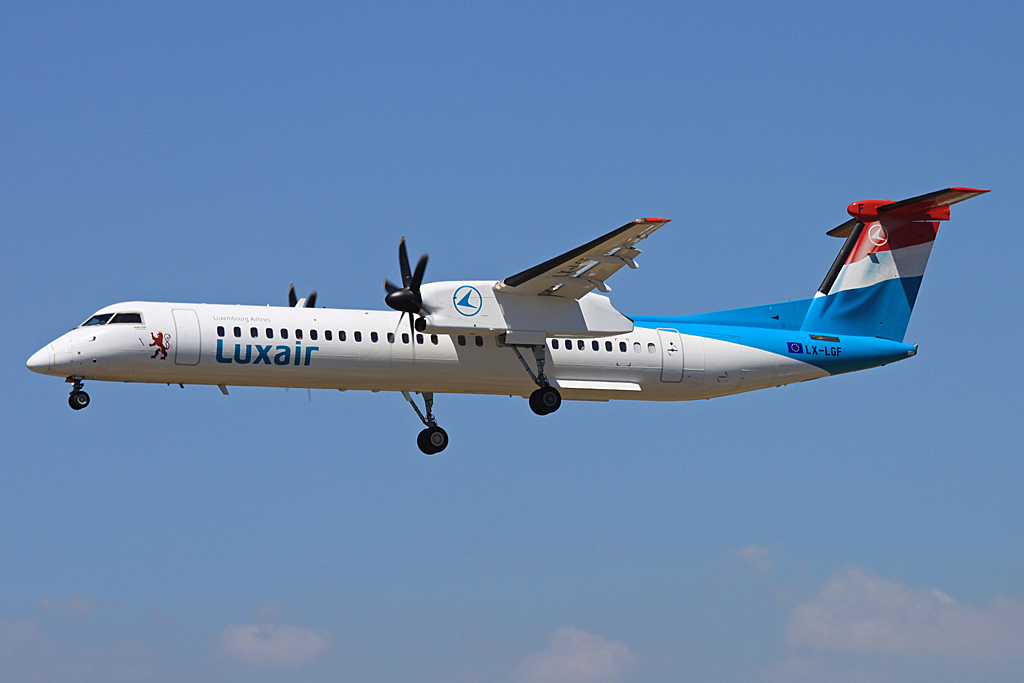 LX-LGF · Bombardier Dash 8-Q402 · (BCN / LEBL)