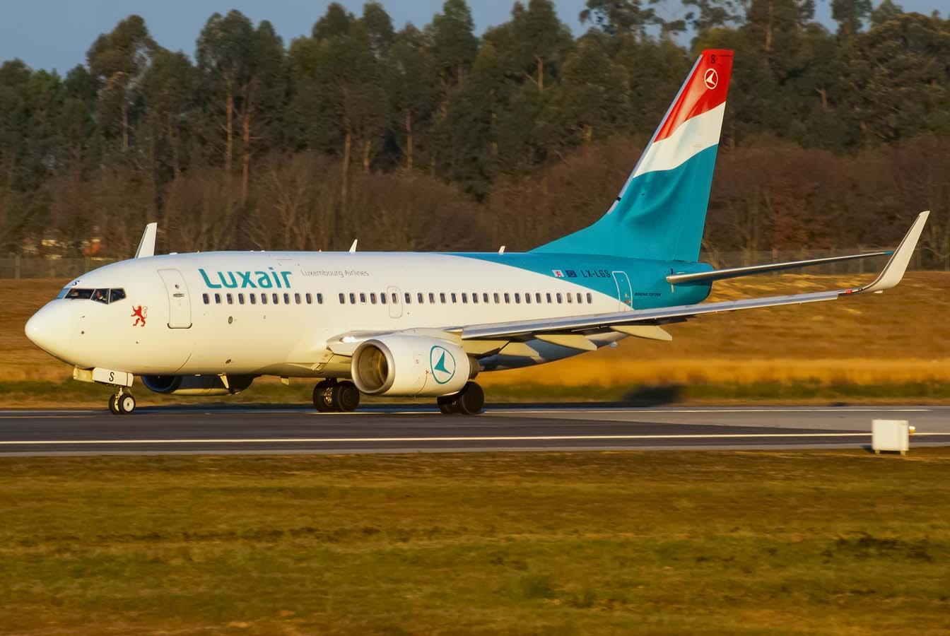 LX-LGS (33956) 2005 Boeing 737-7C9WL