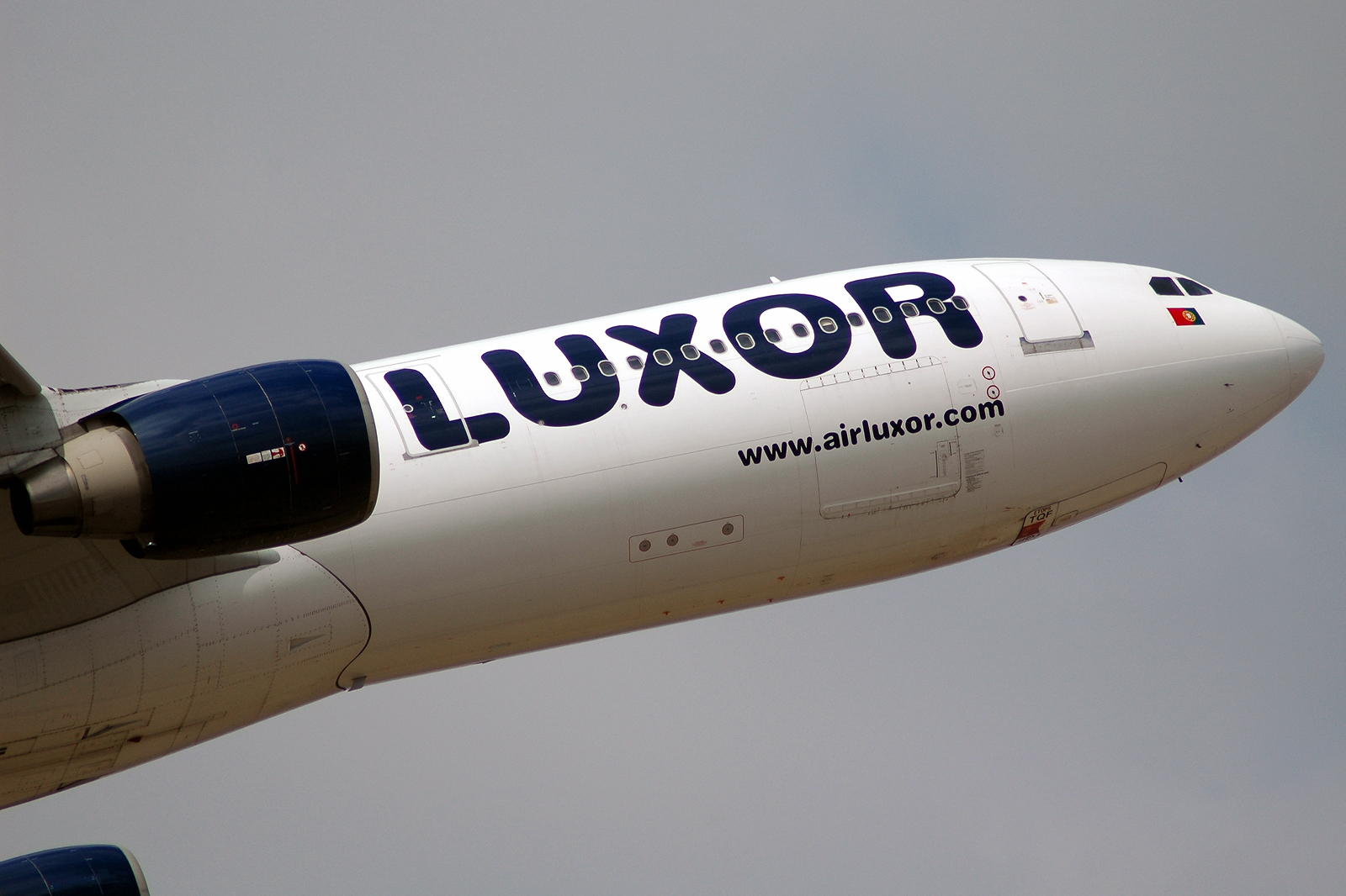 CS-TQF  (087) 1995 Airbus A330-322