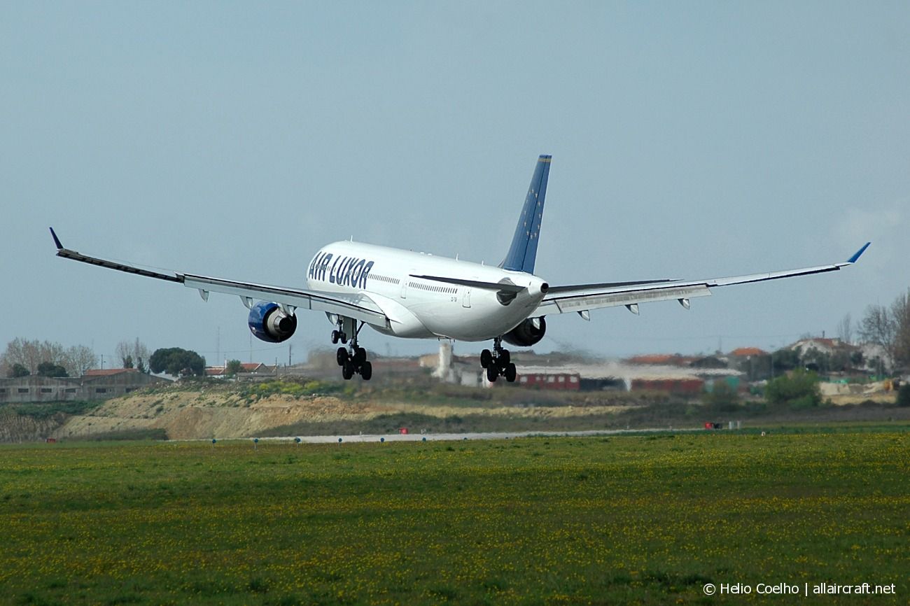 CS-TQF · Airbus A330-322 · (LIS / LPPT)