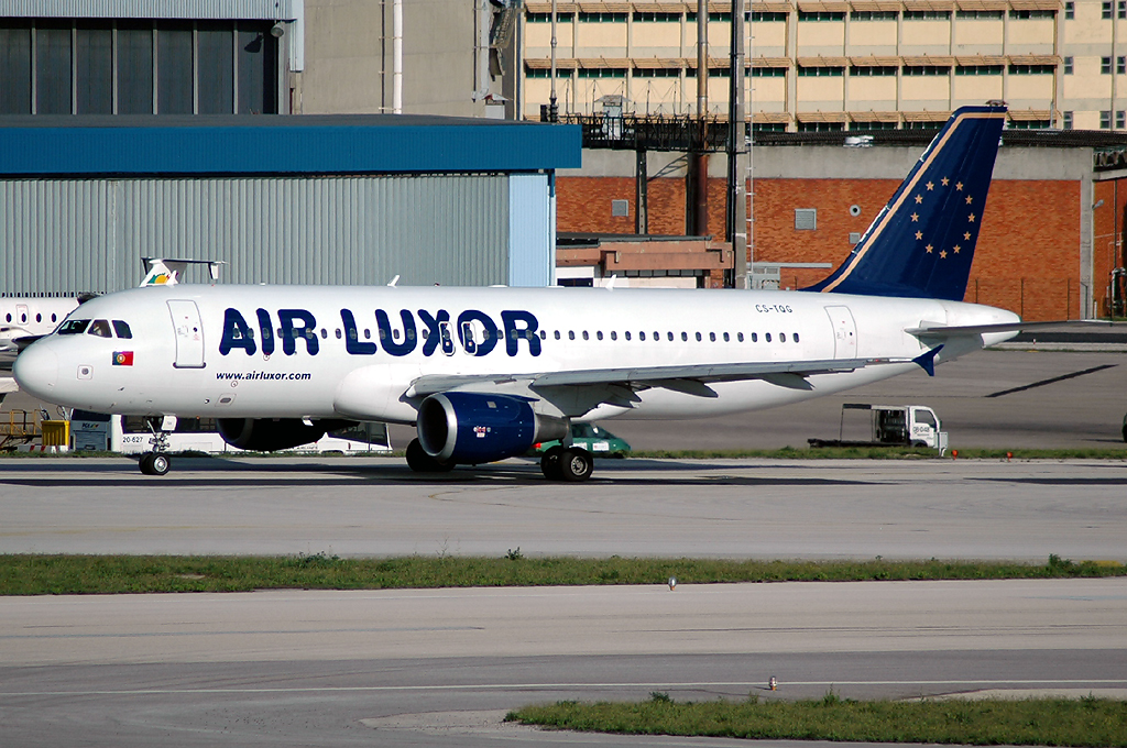 CS-TQG · Airbus A320-211 · (LIS / LPPT)