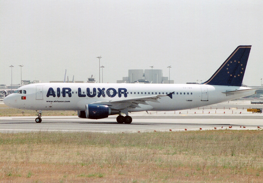 CS-TQG · Airbus A320-211 · (LIS / LPPT)