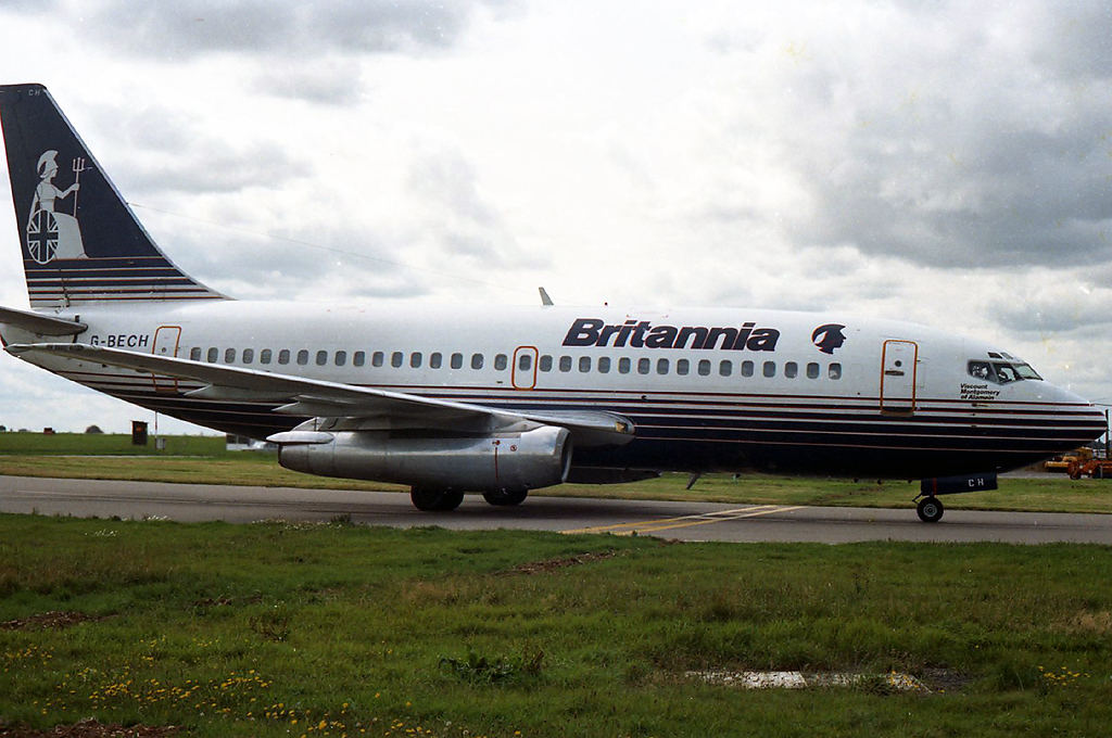 G-BECH · Boeing 737-204/Adv · (LTN / EGGW)