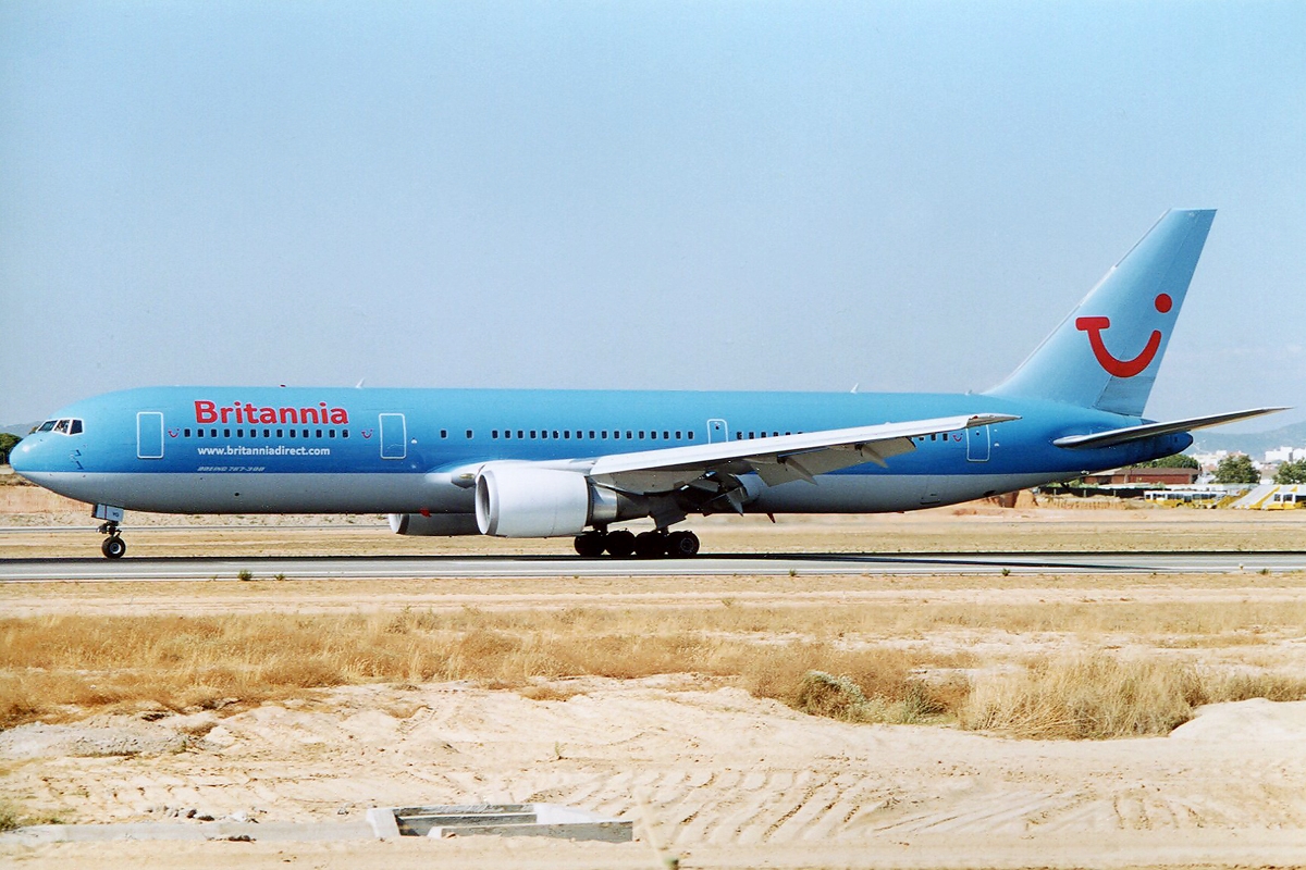 G-OBYG (29137) 1998 Boeing 767-304(ER)