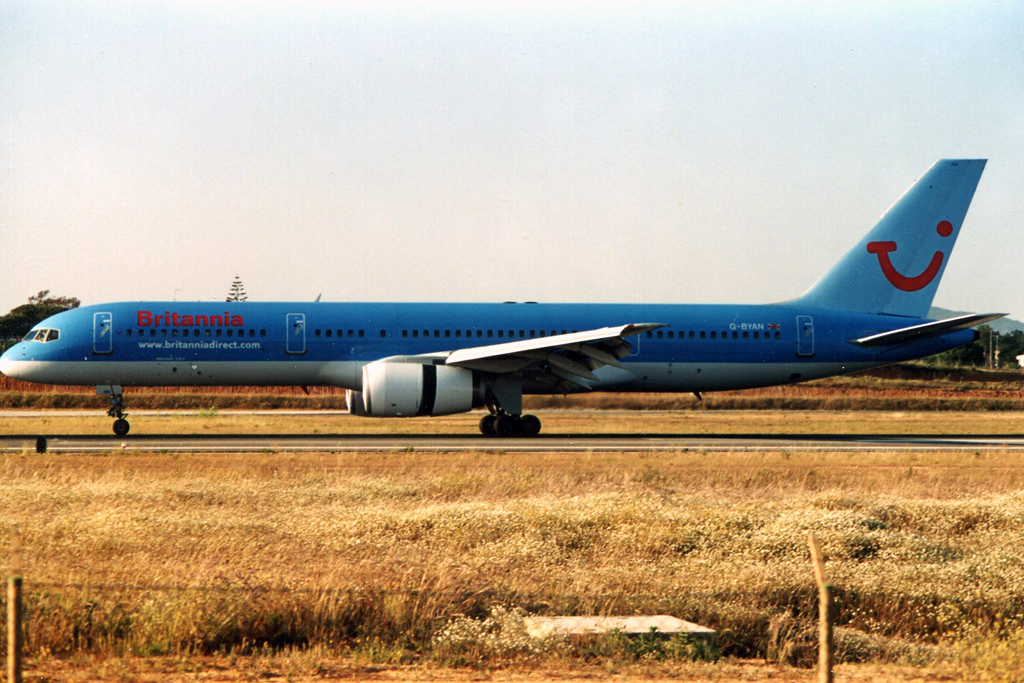 G-BYAN · Boeing 757-204 · (FAO / LPFR)