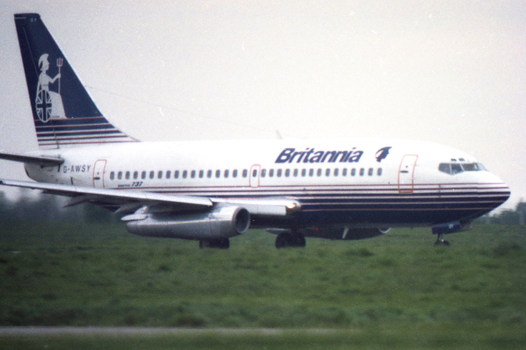 G-AWSY (cn 20236) Boeing 737-204
