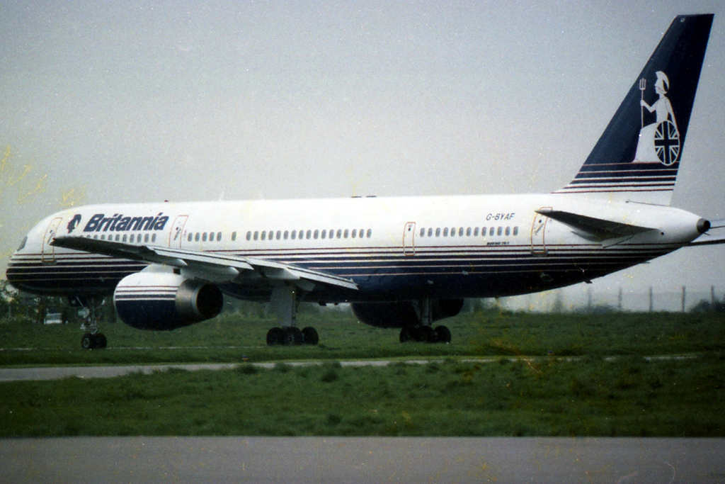 G-BYAF (26266) 1992 Boeing 757-204