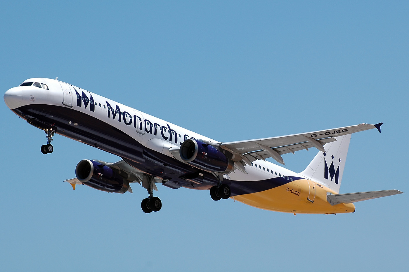 G-OJEG · Airbus A321-231 · (FAO / LPFR)