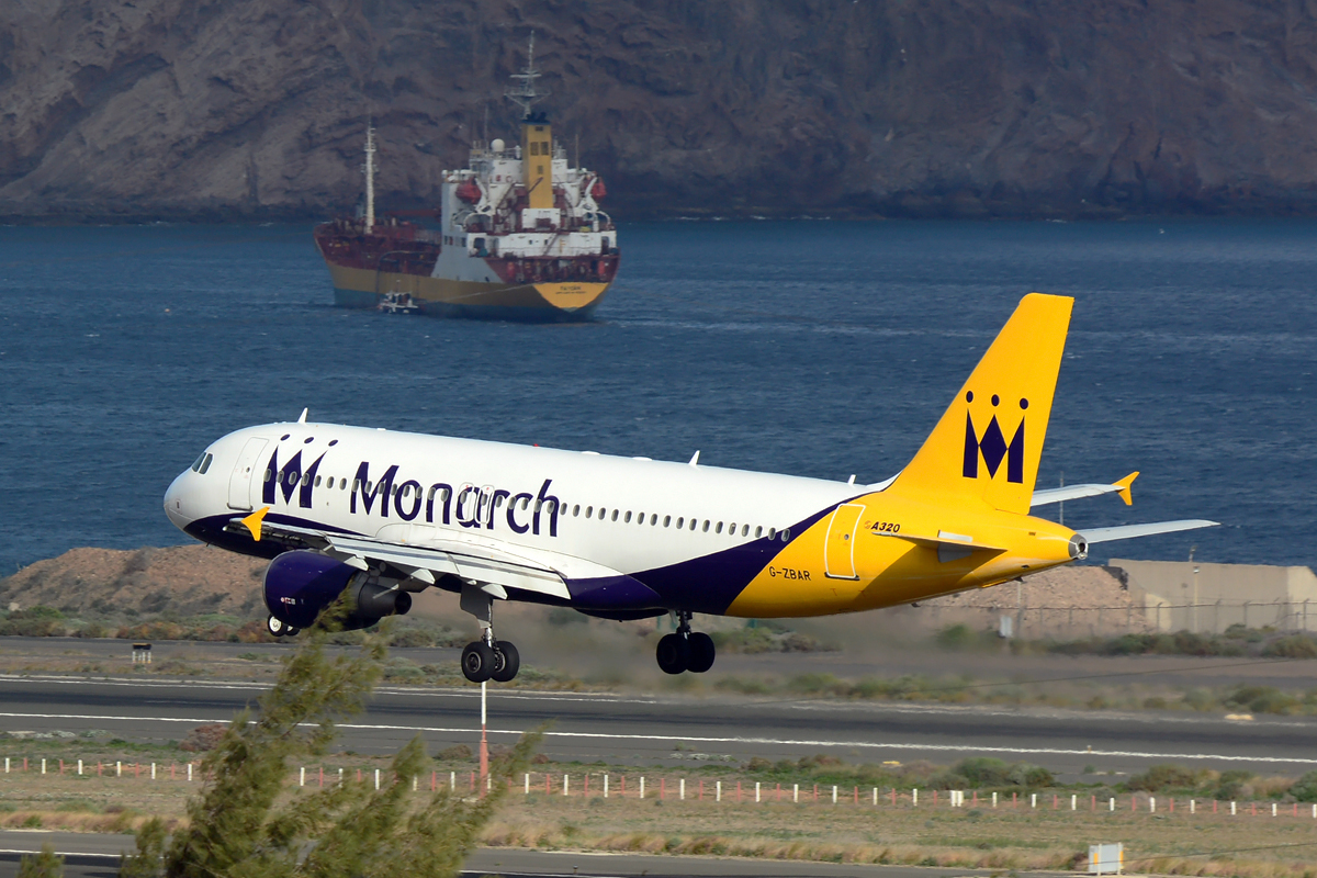 G-ZBAR (2142) 2003 Airbus A320-214