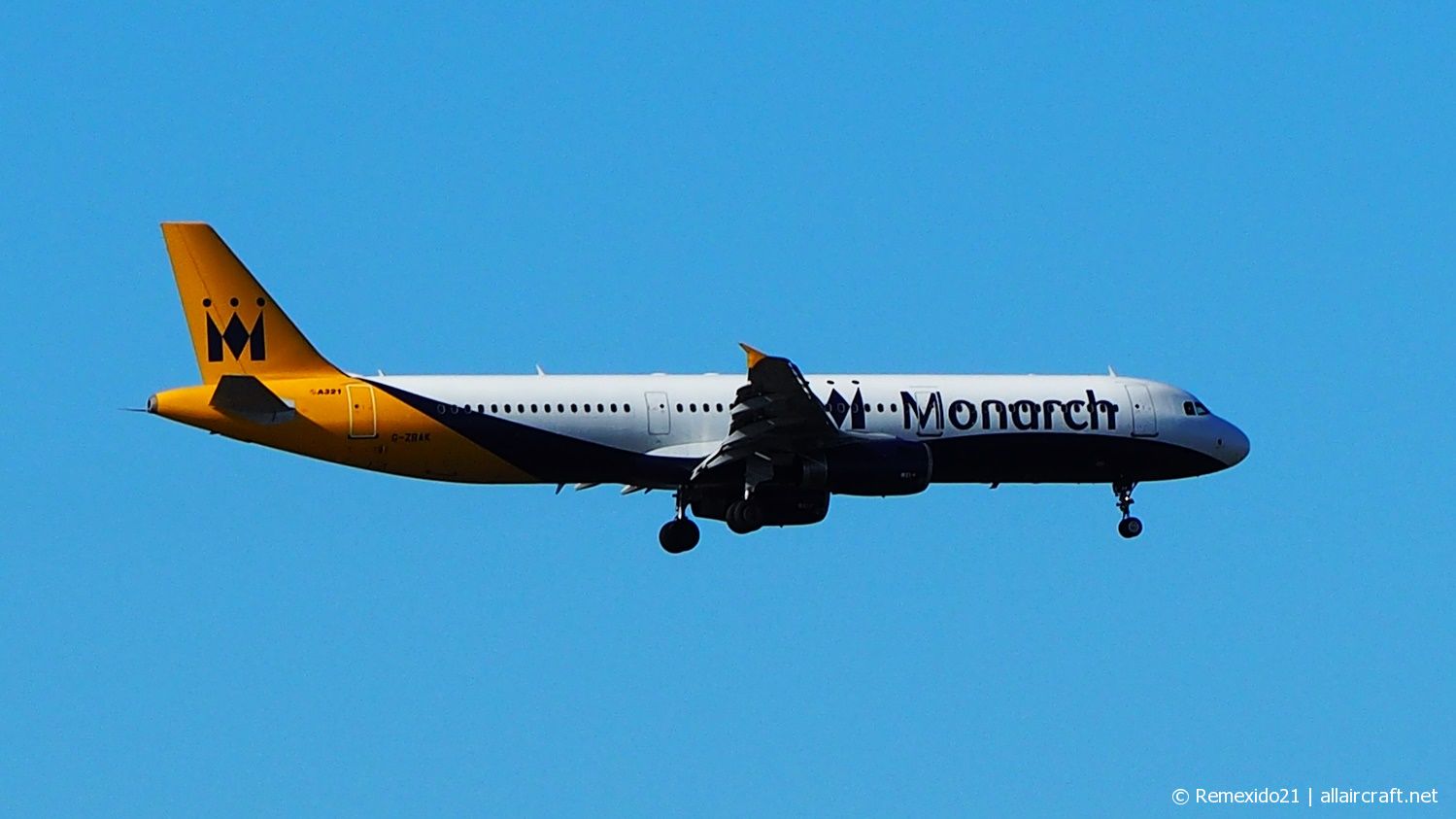 G-ZBAK · Airbus A321-231 · (FAO / LPFR)