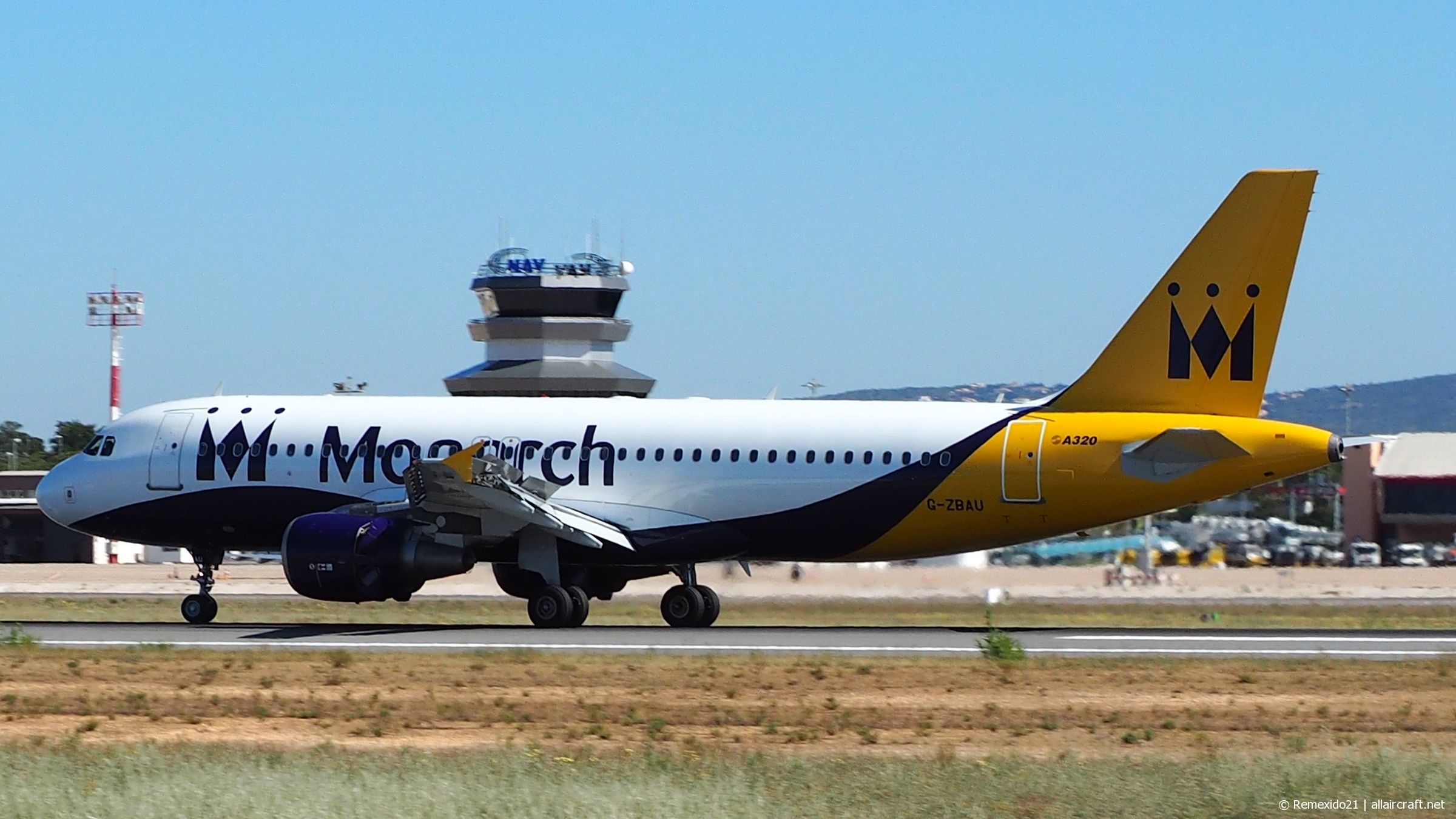 G-ZBAU (3293) 2007 Airbus A320-214