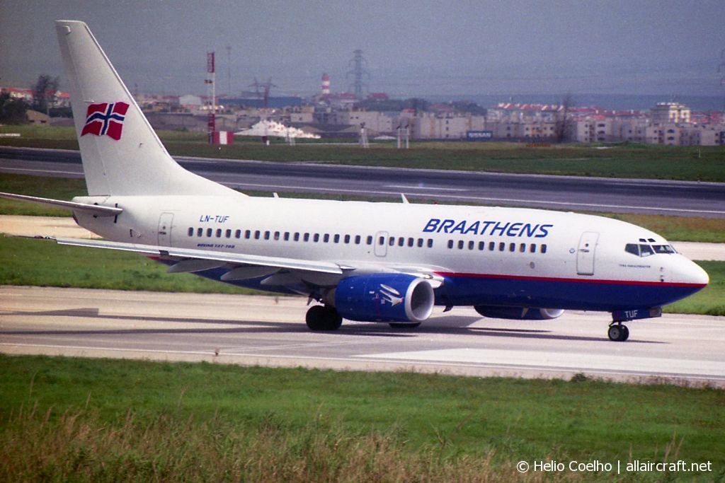 LN-TUF · Boeing 737-705 · (LIS /LPPT)