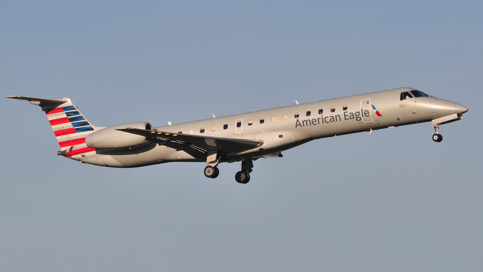 N668HH (cn 145785) Embraer ERJ-145LR
