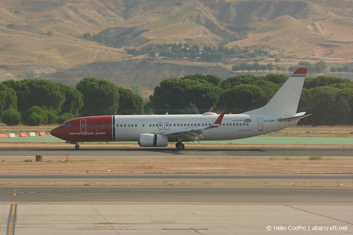 EI-FJP (42077) 2016 Boeing 737-8JP WL