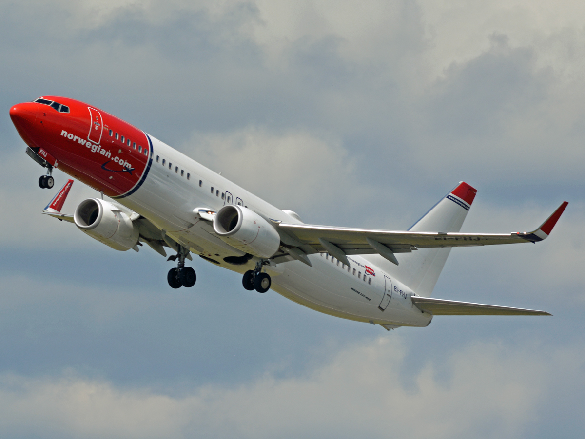 EI-FHJ (42069) 2015 Boeing 737-8JP WL
