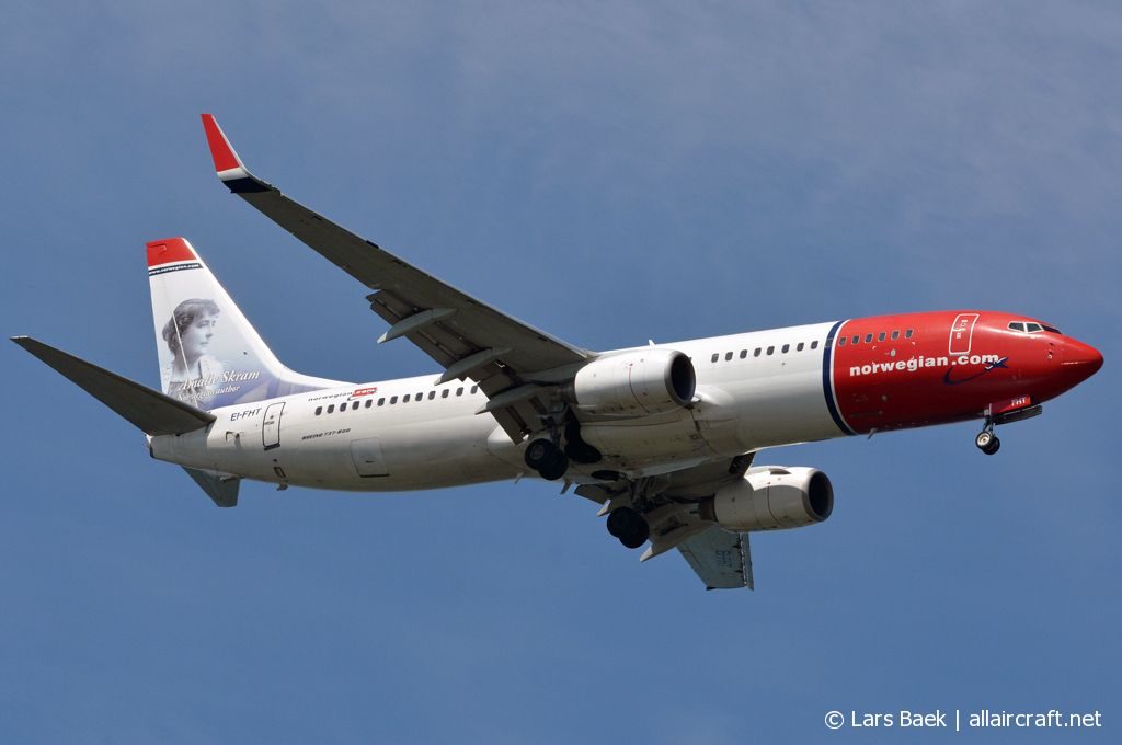 EI-FHT (40867) 2011 Boeing 737-8JP WL