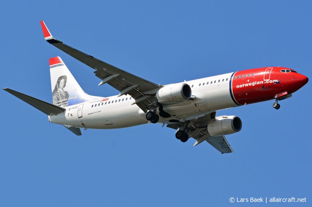 EI-FJZ (42082) 2016 Boeing 737-8JP WL