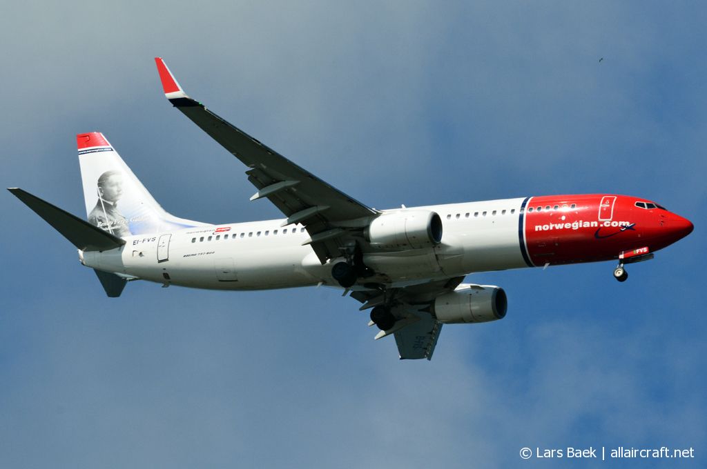EI-FVS (42087) 2017 Boeing 737-8JP WL