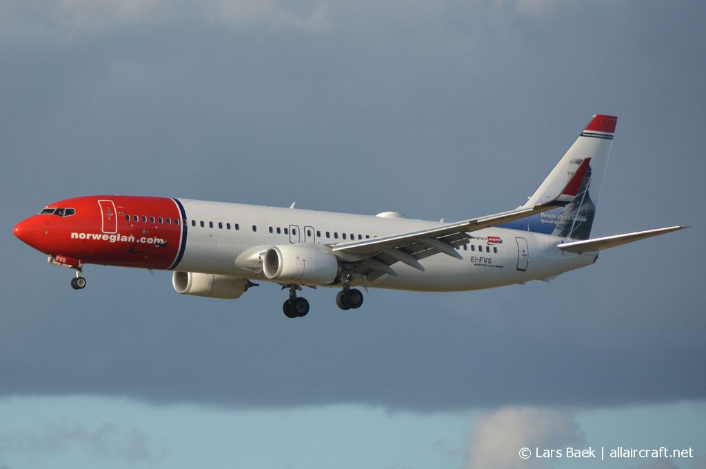 EI-FVS (42087) 2017 Boeing 737-8JP WL