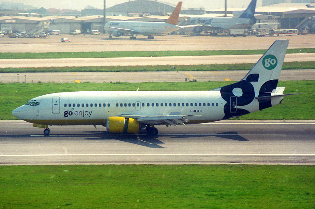 G-IGOI · Boeing 737-33A · (LIS / LPPT)
