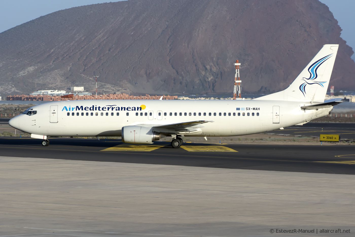 SX-MAH (cn 24643) Boeing 737-405