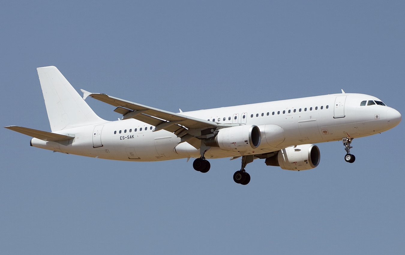 ES-SAK · Airbus A320-214 · (LPA / GCLP)