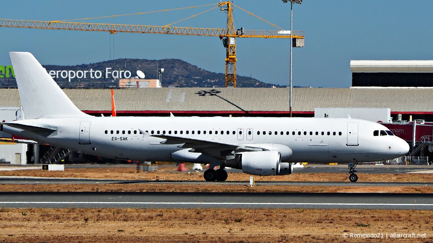 ES-SAK (888) 1998 Airbus A320-214