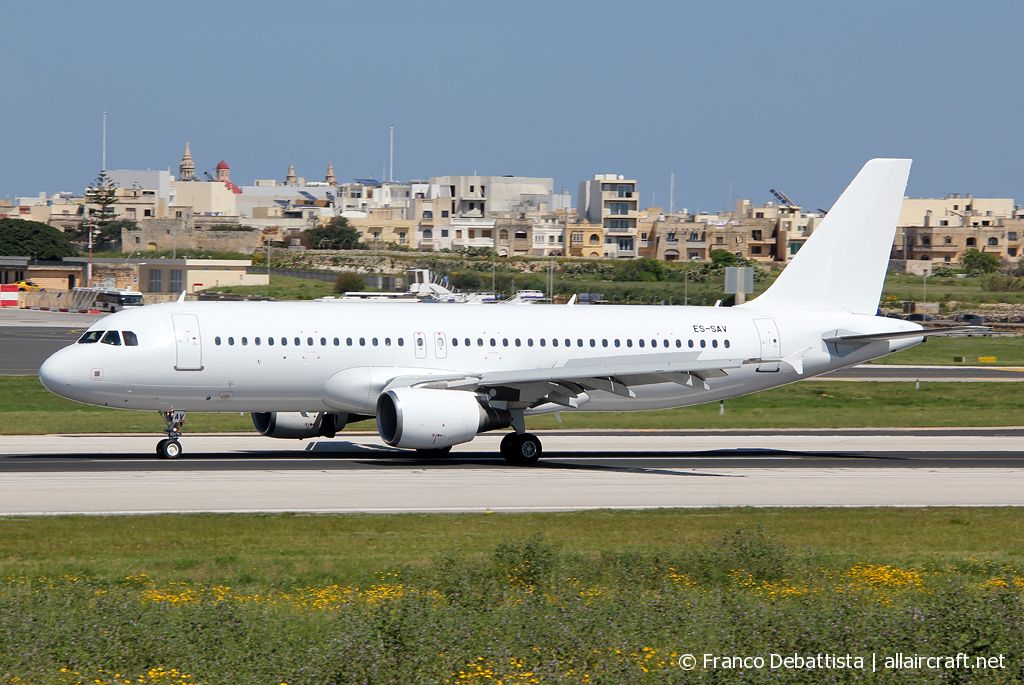 ES-SAV · Airbus A320-214 · (MLA / LMML)