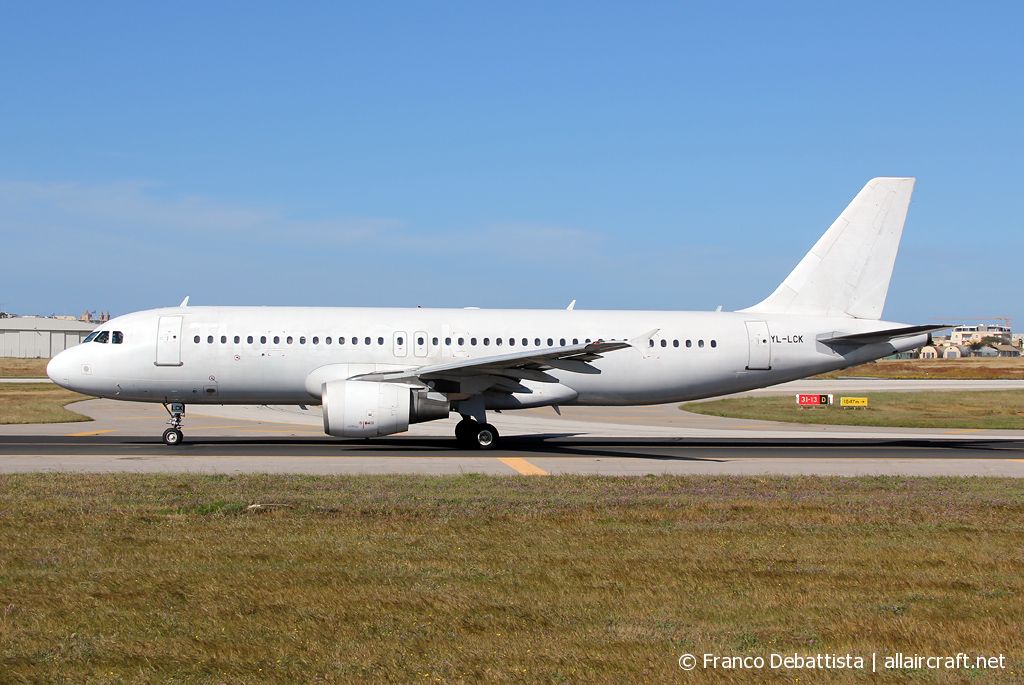 YL-LCK (936) 1998 Airbus A320-214